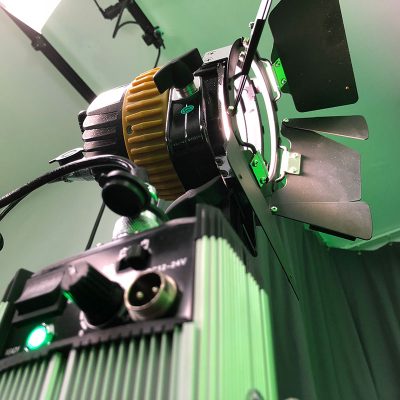 studio-gruen.eu-Fresnel-800x800 Spotlight von unten fotografiert im Studio Grün Hamburg